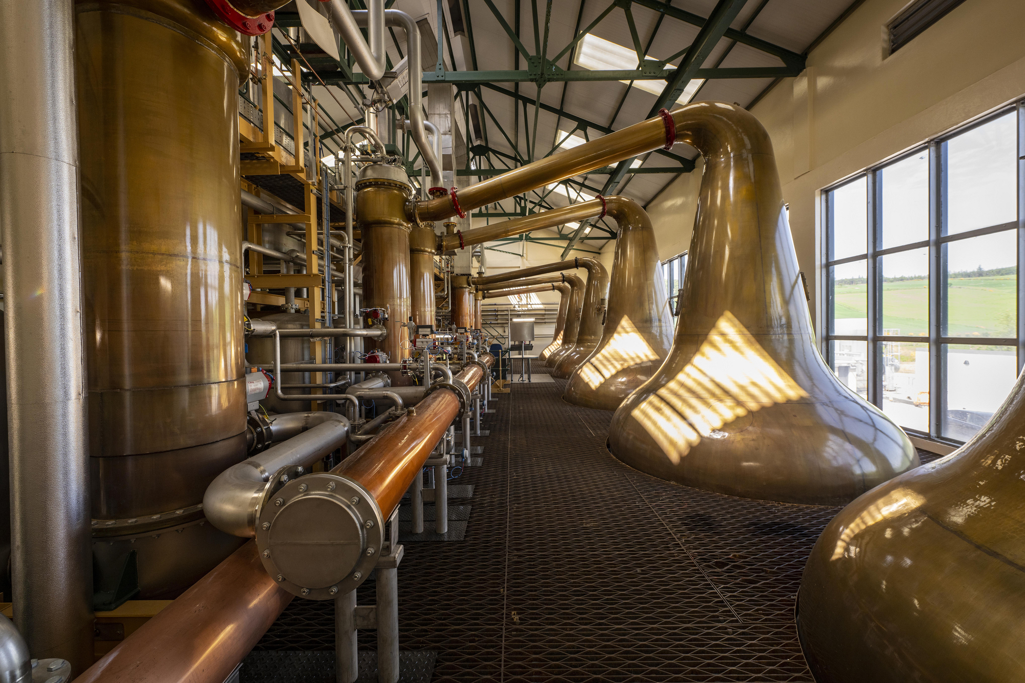 [Translate to Portuguese:] Copper pot stills